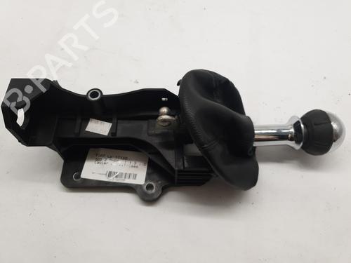 Used Gear lever Gear lever FIAT 500 (312_) 1.3 D Multijet (312AXB1A) (75 hp) 28000057 28000057