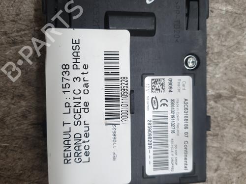 Used Card reader Card reader RENAULT GRAND SCÉNIC III (JZ0/1_) 1.5 dCi (JZ0B, JZ07) (106 hp) 28072561 28072561