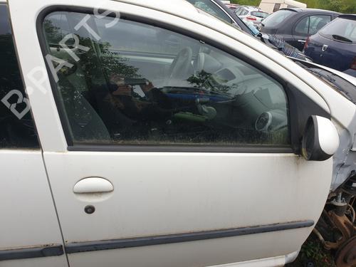 Right front door PEUGEOT 107 (PM_, PN_) 1.4 HDi | BP25375404C3 