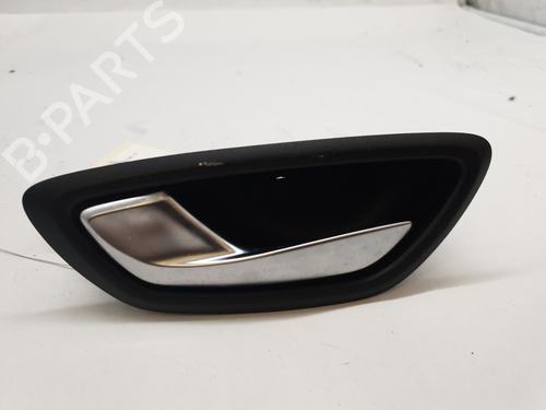 Venstre foran invendig håndtak RENAULT MEGANE IV Hatchback (B9A/M/N_) 1.5 dCi 110 (B9A3) (110 hp) 27159160