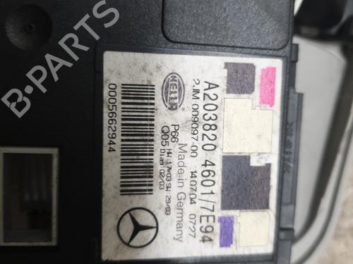 Used Interior roof light Interior roof light MERCEDES-BENZ C-CLASS (W203) C 180 Kompressor (203.046) (143 hp) 31624015 31624015