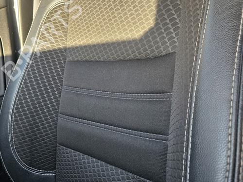 right-front-seat-renault-megane-iii-hatchback-bz01_-b3_-2008-30762582 main image