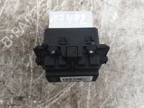 Used Heater resistor Heater resistor CITROËN C3 III (SX) 1.2 VTi 82 (82 hp) 25461068 25461068