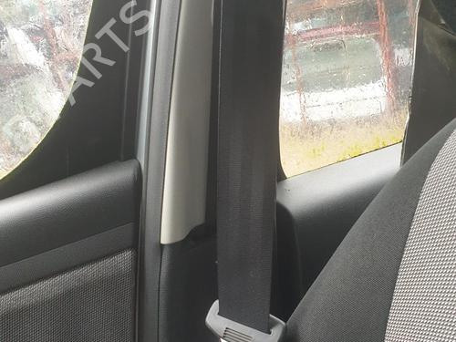 Høyre foran beltestrammer SKODA ROOMSTER (5J7) 1.4 TDI (80 hp) 28479284