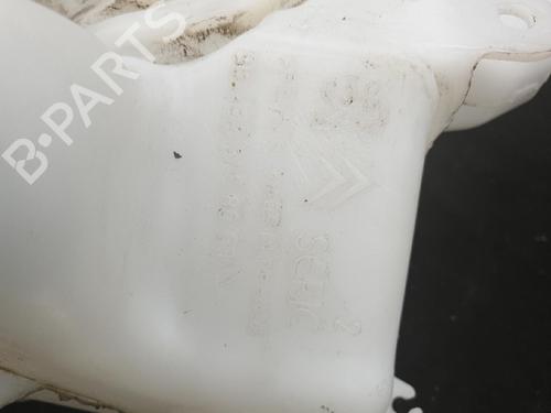 Used Windscreen washer tank Windscreen washer tank 22872241 22872241