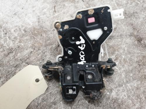 Used Tailgate lock RENAULT KADJAR (HA_, HL_) 1.6 dCi 130 (HLA4) (130 hp) 29341116