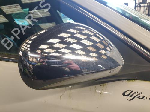 right-mirror-alfa-romeo-giulietta-940_-2010-2011-2012-2013-2014-2015-2016-2017-2018-2019-2020-32349070 main image