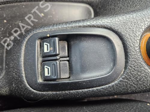 Pulsantiera anteriore sinistra PEUGEOT 206 Hatchback (2A/C) 1.9 D (69 hp) 30575941