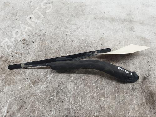 Used Front windshield wiper arm VW GOLF PLUS V (5M1, 521) 1.9 TDI (105 hp) 29239706
