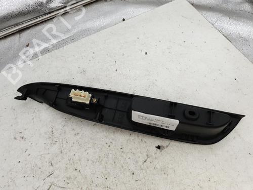 Pulsantiera anteriore destra MAZDA 6 Hatchback (GG) 2.0 DI (GG14) (121 hp) 24533536