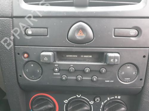Used Radio RENAULT CLIO II (BB_, CB_) 1.2 16V (BB05, BB0W, BB11, BB27, BB2T, BB2U, BB2V, CB05,... (75 hp) 32187376