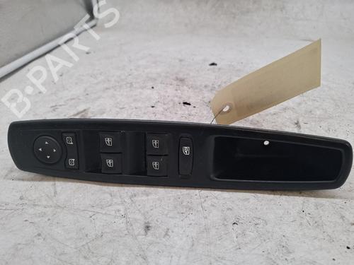 left-front-window-switch-renault-megane-iii-hatchback-bz01_-b3_-2008-39090416 main image