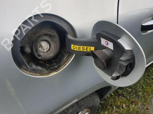 fuel-flap-citroen-c4-picasso-ii-2013-30489786 main image