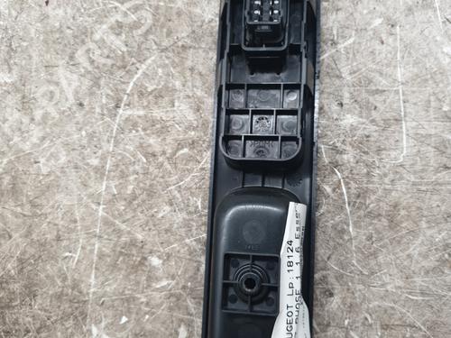 Right front window switch PEUGEOT 207 (WA_, WC_) 1.6 16V VTi | BP32321074I26