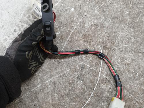 Used Right front window switch Right front window switch NISSAN TERRANO II (R20) 2.7 TDi 4WD (125 hp) 33571423 33571423