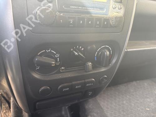 Used Climate control Climate control SUZUKI JIMNY Closed Off-Road Vehicle (SN) 1.5 DDiS 4WD (SN415D) (65 hp) 40452618 40452618