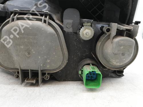 Used Right headlight FORD FIESTA Box Body/MPV (J5_, J3_) 1.8 D (60 hp) 25842216