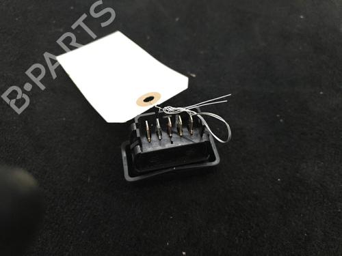 Used Left front window switch Left front window switch DACIA LOGAN (LS_) 1.4 (LS0A, LS0C, LS0E, LS0G) (75 hp) 22872316 22872316