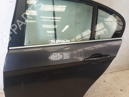 Used Left rear door BMW 3 (E90) 330 d (231 hp) 22864117