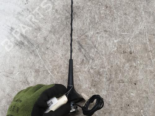 Antenne/Halterung für RENAULT TWINGO III (BCM_, BCA_) 1.0 SCe 70 (BCMB) (69 hp) 31280861