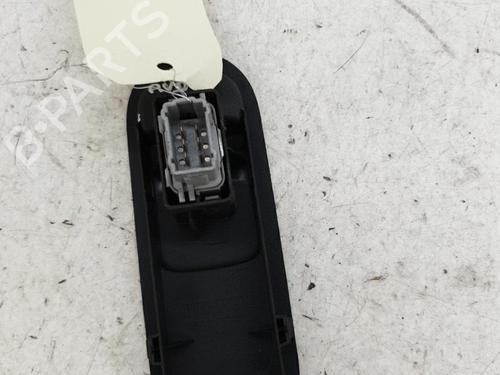 Used Right front window switch Right front window switch RENAULT GRAND SCÉNIC II (JM0/1_) 1.9 dCi (JM14) (131 hp) 22879540 22879540