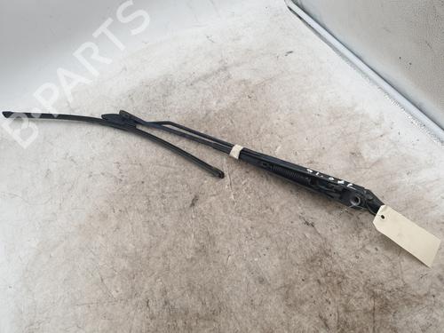 Used Front windshield wiper arm RENAULT KANGOO / GRAND KANGOO II (KW0/1_) 1.5 dCi 90 (KW05, KW08, KW0G, KW11) (90 hp) 29460315