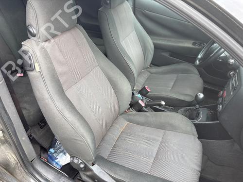 Used Right front seat Right front seat ALFA ROMEO 147 (937_) 1.9 JTD (937.AXD1A, 937.BXD1A, 937.AXV1A, 937.BXB1A,... (115 hp) 39972862 39972862