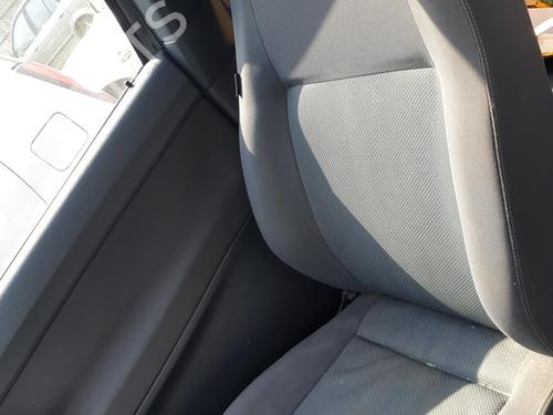 Sæde højre fortil Sæde højre fortil VW POLO IV (9N_, 9A_) 1.4 TDI (70 hp) 37410764 37410764
