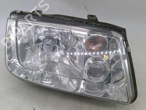 Used Right headlight Right headlight VW BORA Variant (1J6) 1.9 TDI (115 hp) 22880599 22880599