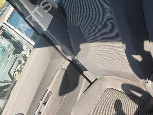 Right front seat PEUGEOT 5008 (0U_, 0E_) 1.6 HDi | BP29012771C16