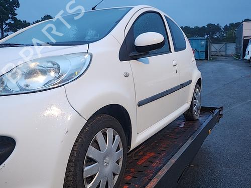 Rear bumper PEUGEOT 107 (PM_, PN_) 1.4 HDi | BP25375408C8 