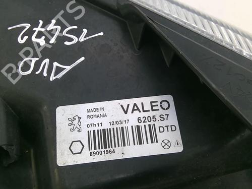 Used Right headlight PEUGEOT 206 Hatchback (2A/C) 1.1 i (60 hp) 22868567