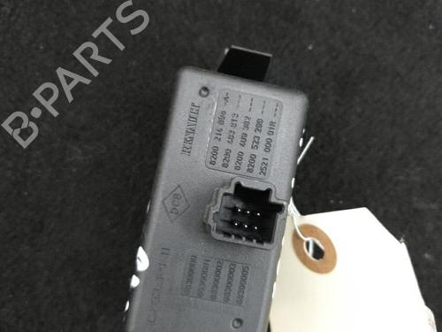 Used Warning switch Warning switch RENAULT MEGANE III Hatchback (BZ0/1_, B3_) 1.5 dCi (106 hp) 24421118 24421118
