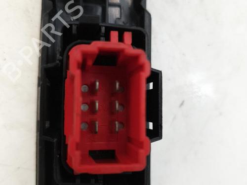Used Warning switch RENAULT CLIO II (BB_, CB_) 1.5 dCi (B/CB07) (65 hp) 22865921