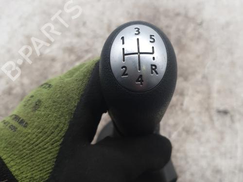 Used Shift knob DACIA SANDERO 1.5 dCi (68 hp) 30936832