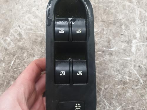Used Left front window switch RENAULT MEGANE II Coupé-Cabriolet (EM0/1_) 1.9 dCi (120 hp) 32236067