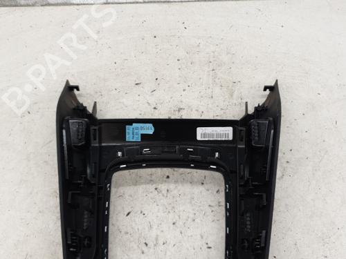 Used Middle console Middle console PEUGEOT 308 SW II (LC_, LJ_, LR_, LX_, L4_) 1.6 BlueHDi 120 (120 hp) 22865159 22865159