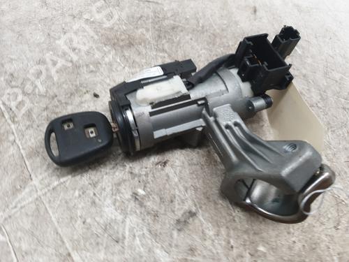 Used Ignition barrel TOYOTA COROLLA (_E12_) 2.0 D-4D (CDE120_, CDE120R) (90 hp) 31942307