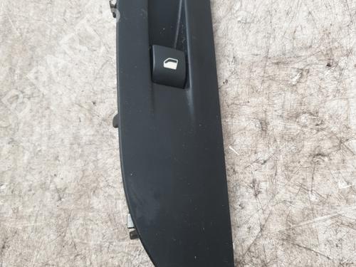 Used Right rear window switch Right rear window switch PEUGEOT 2008 II (UD_, US_, UY_, UJ_, UR_, UC_) 1.5 BlueHDI 110 (UDYHSK) (110 hp) 29460332 29460332