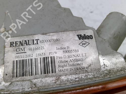 Used Right front indicator Right front indicator RENAULT TRAFIC II Bus (JL) 1.9 dCI 80 (JL0B) (82 hp) 22875549 22875549