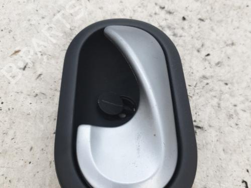 Venstre bak invendig håndtak RENAULT CLIO III (BR0/1, CR0/1) 1.5 dCi | BP25843472I15 