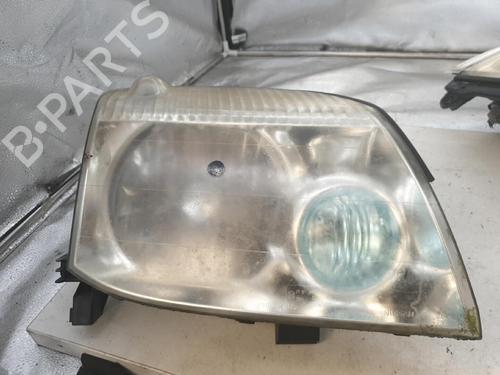Used Right headlight NISSAN X-TRAIL I (T30) 2.2 Di 4x4 (114 hp) 25842654