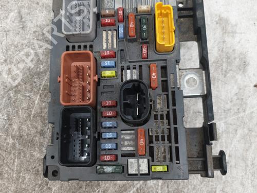 Used Fuse box Fuse box PEUGEOT 3008 I MPV (0U_) 1.6 HDi (109 hp) 25934382 25934382