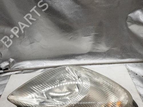 Used Right headlight Right headlight CITROËN XSARA PICASSO (N68) 2.0 HDi (90 hp) 22867613 22867613
