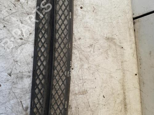 grille-bmw-3-e90-2004-2005-2006-2007-2008-2009-2010-2011-2012-24421850 main image