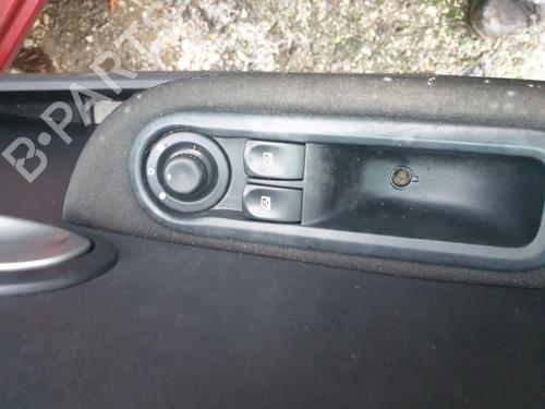 Used Left front window switch RENAULT CLIO III (BR0/1, CR0/1) 1.5 dCi (BR17, CR17) (86 hp) 32262413