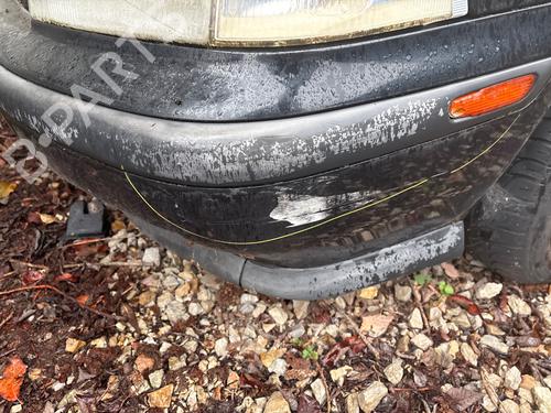Used Front bumper Front bumper VOLVO S40 I (644) 1.8 i (125 hp) 40200682 40200682