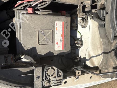 Used Fuse box Fuse box 39603821 39603821