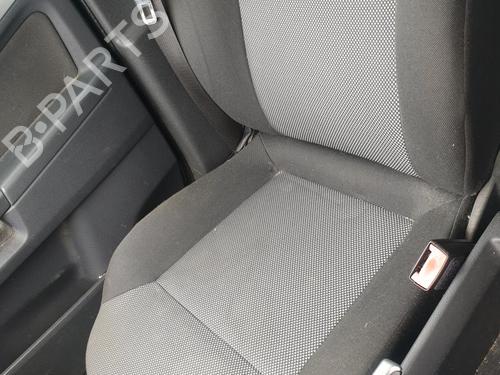 Used Right front seat Right front seat OPEL ZAFIRA / ZAFIRA FAMILY B (A05) 1.9 CDTI (M75) (100 hp) 35940532 35940532
