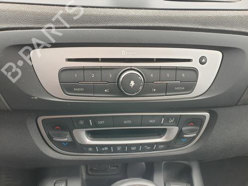 Used Radio RENAULT SCÉNIC III (JZ0/1_) 1.5 dCi (JZ02, JZ0R) (95 hp) 27884234